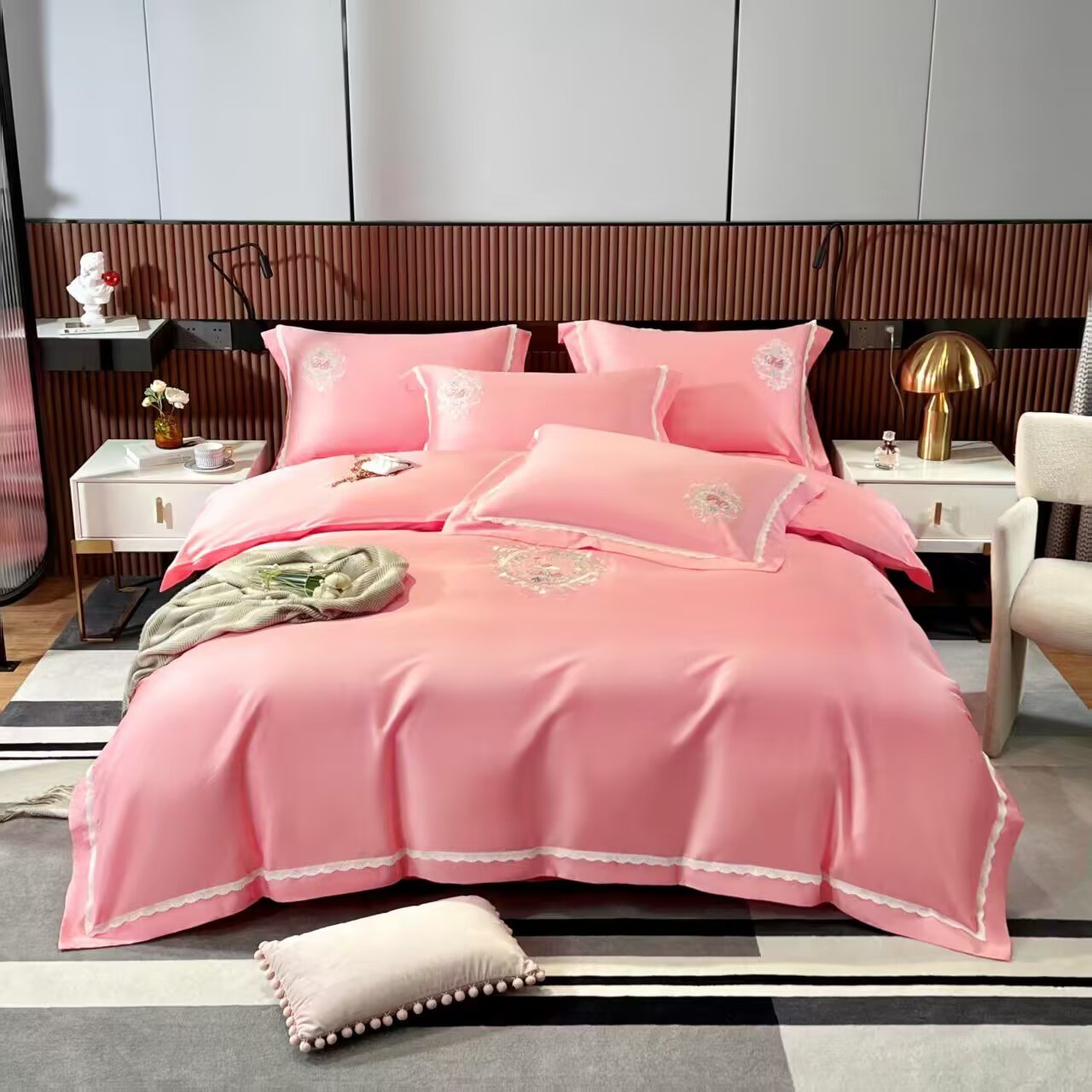 Pink satin jacquard embroidery bedding set